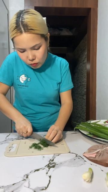 Окрошка на кефире #окрошка#окрошканакефире #окрошкарецепт смотреть онлайн