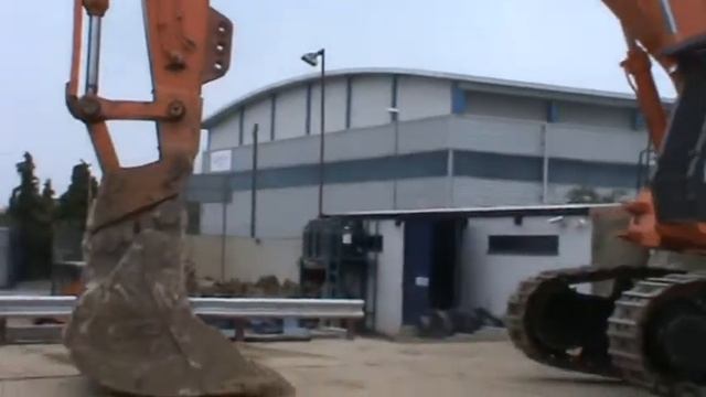 Hitachi ZX670 смотреть онлайн