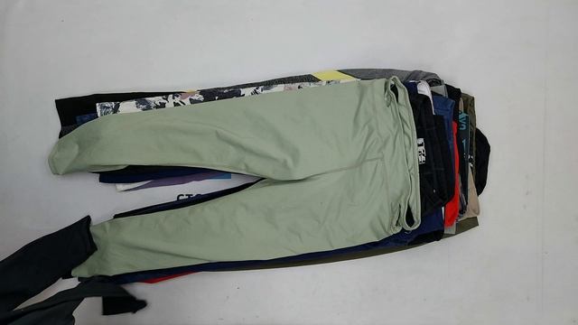 30108 Леггинсы спортивные, секонд (extra), США, 1 пак, 12.4 кг, 5.50€/кг, 60 шт смотреть онлайн