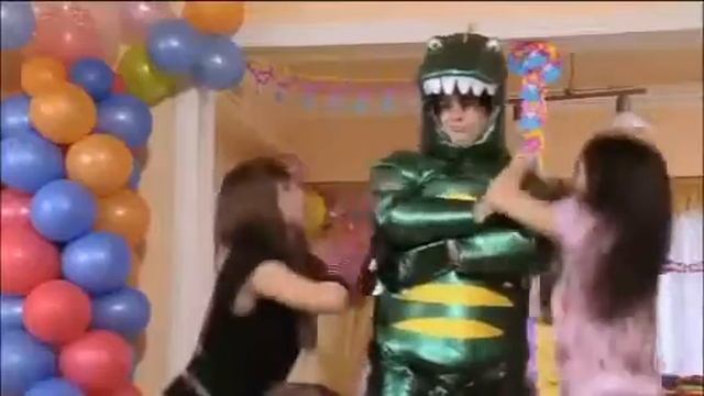 Violetta - Ballo con il Dinosauro. смотреть онлайн