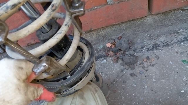 смена передней стойки на рено клио 2 смотреть онлайн