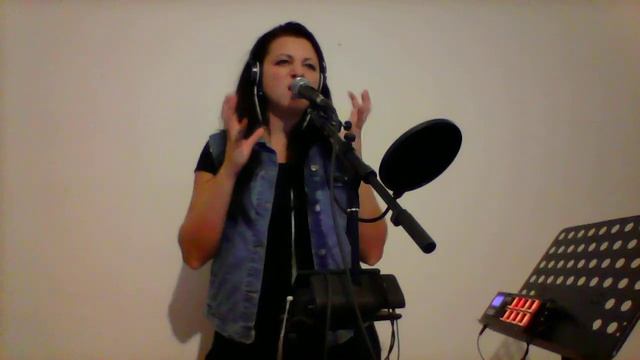 TC HELICON VOICE LIVE TOUCH 2 + AKAI MPX8 - KATIE LIVE смотреть онлайн