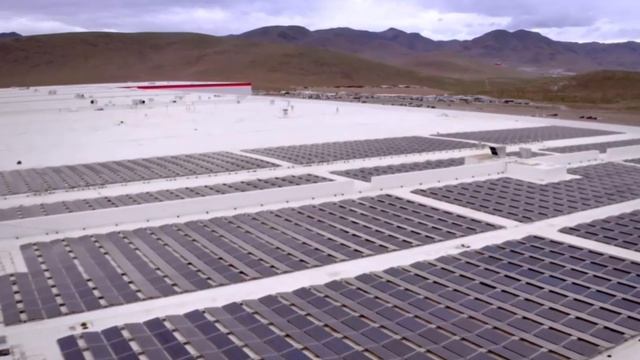 Tesla Signs New Battery Supply Deal with Panasonic смотреть онлайн