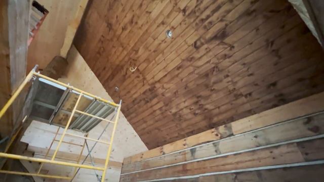 Our LOG HOME is getting cozy; staining the wood walls (#102) смотреть онлайн