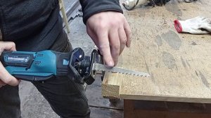 Сабельная пила Makita JR103D