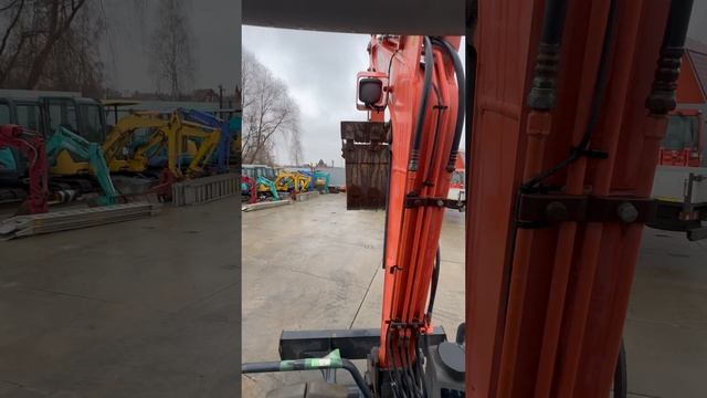 Обзор мини-экскаватора HITACHI ZAXIS 30 UR смотреть онлайн