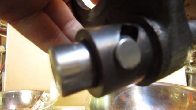 Kubota BX 25 differential lock fail, internal binding shift fork. смотреть онлайн