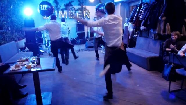 Шоу танцующих официантов. Корпоратив 2018 Харьков. смотреть онлайн