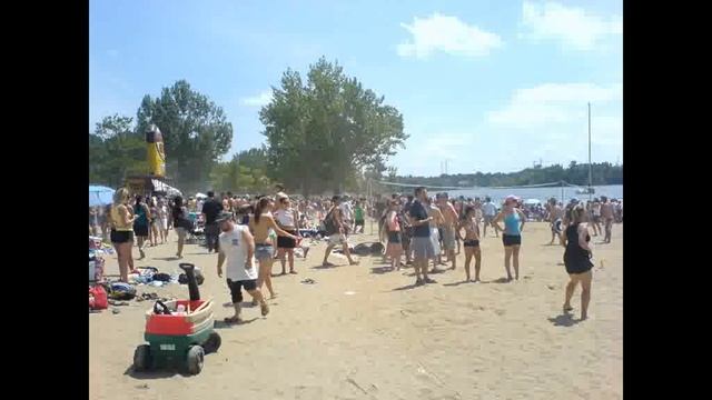 Calm - Running On The Sand смотреть онлайн