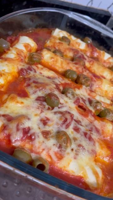 Canelones com molho de azeitonas/ recheado ricota rúculas e presunto muito saboroso #shorts смотреть онлайн