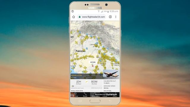 Flightradar24 Zoomquilt.org इस वक्त आसमान में कितने प्लेन हो रहा है एयरलाइंस смотреть онлайн