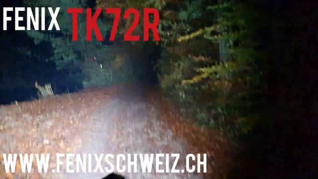 Nature walk at night with the Fenix TK72R LED flashlight - 9000 lumens смотреть онлайн