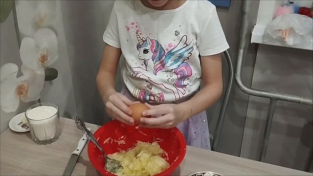 Готовим и кушаем с Настей.