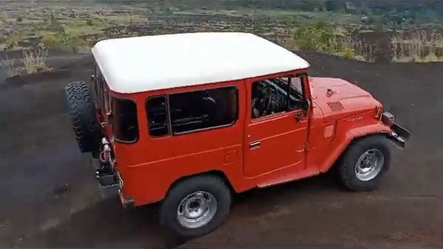 TOYOTA LAND CRUISER BJ40 DIESEL 1985 BALI. смотреть онлайн