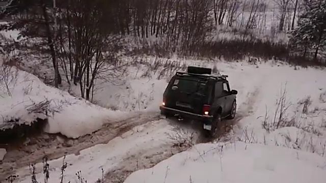 Roadcruza RA3200 задним ходом в горку