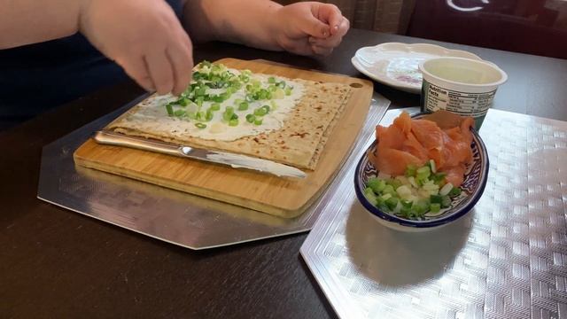 Аппетитные рулетики из лаваша на скорую руку! смотреть онлайн