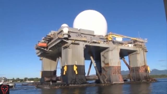 Military | SBX-1 Ballistic Missile Defence System Enters Pearl Harbor смотреть онлайн