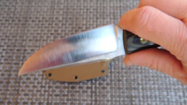 нож из стали Vg10