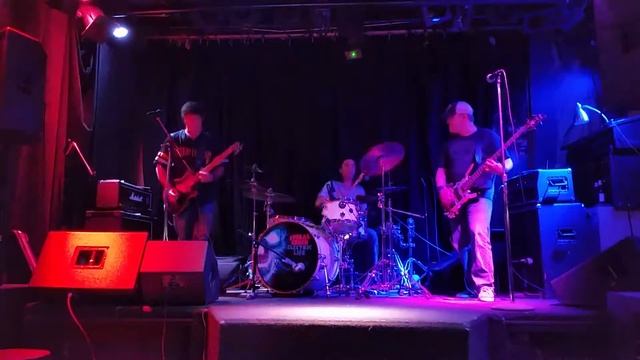 Spiral Crush "Sex On Fire" смотреть онлайн