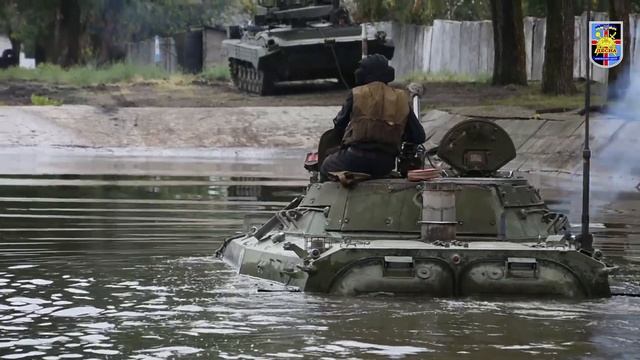 Броня на воді: В "Десні" БМП долають водні перешкоди смотреть онлайн