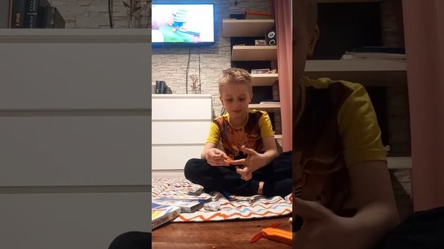 лепим коржика из пластилина смотреть онлайн