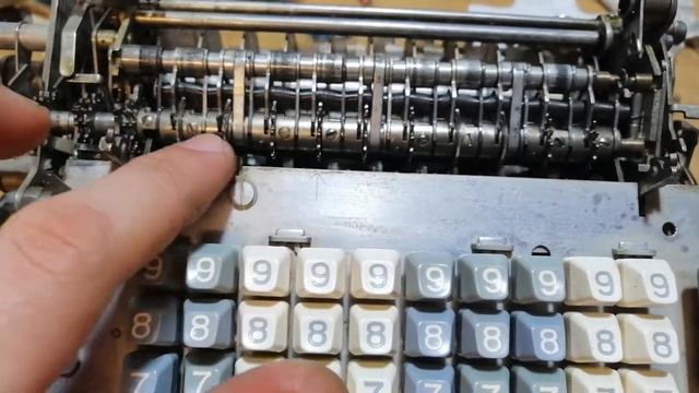 Funktion der Rechenmaschine NISA ohne Wagen / работа счётной машины НИЗА смотреть онлайн
