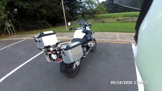 Walk around of my 2013 R1200GS Adventure. смотреть онлайн
