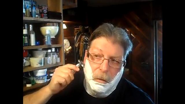 Mini Shave Den Tour, Matador Toro Mastiff Razor, EJ Sandalwood Shaving Cream смотреть онлайн