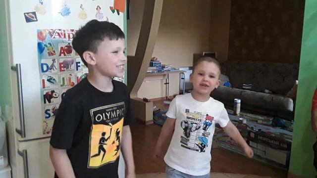 Пісня у виконанні Давида і Любомира ,,,На часах 0:0 " смотреть онлайн