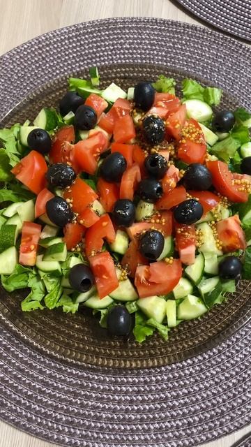 Обед🥗 #семейныйвлог #домашнийвлог #еда #рецепт #лайф #готовимдома #вкусно #семейныйканал #бытовуха смотреть онлайн