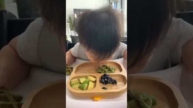 Spinach Banana Oat Waffles! смотреть онлайн