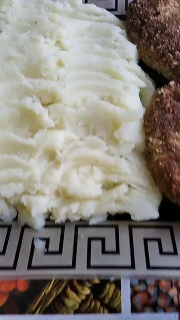 Простой, но вкусный#обед#суп#картошка#котлеты#салат#shorts смотреть онлайн