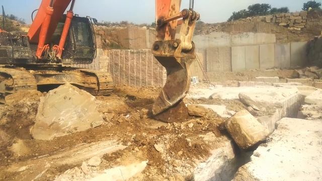 TATA HITACHI zaxis 400 MTH poclain working смотреть онлайн