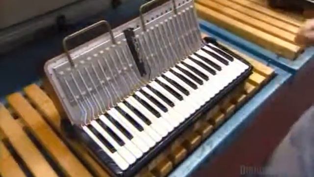 How It's Made - Accordions смотреть онлайн
