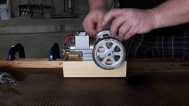 ET8 firing up after another carb cleaning смотреть онлайн