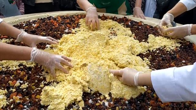 Осиново бистәсендә гөбәдия пешерделәр смотреть онлайн