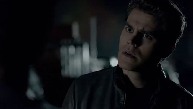 Stefan Le Da una Golpiza a Damon al Saber Que Mato a Elena (TVD:T.7/E.12: Latino) смотреть онлайн