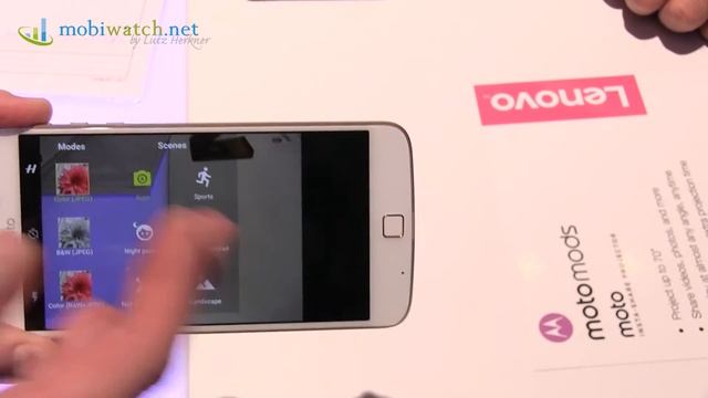 Hasselblad Moto Mod: 10x Optical Zoom + Xenon Flash | Hands-on Review – Test смотреть онлайн