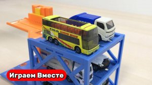 Играем в машинки ! Изучаем цвета и карточки ! Видео для детей