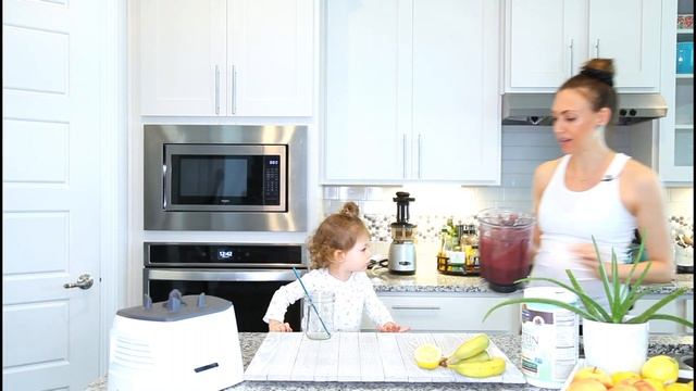 Mommy & Me - Post Workout Recovery Smoothie - Liel Cheri Yoga & Nutrition смотреть онлайн