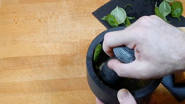Pesto Delicious Creamy Recipe - How To Make a Perfect "Pesto alla Genovese" смотреть онлайн