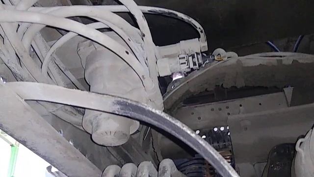 Luz do freio não apaga, como resolver o defeito - Mercedes Benz Atron 1635 смотреть онлайн