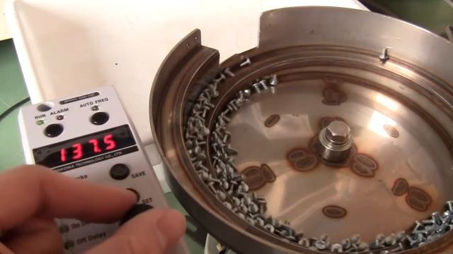 40649　SHINKO パーツフィーダーとコントローラのセット EA-15 смотреть онлайн