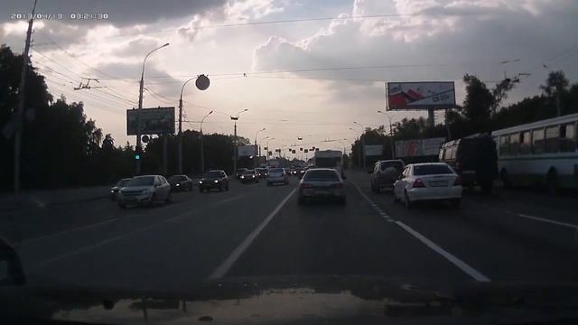 Заприметил байк (Honda) и решил с ним прокатиться смотреть онлайн
