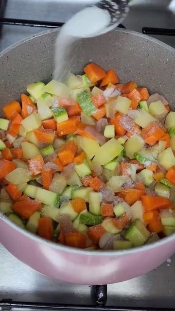 #شوربة_الخضار بالشعيرية 🍜 لذيذة وصحية جدا 😍😋#shorts смотреть онлайн