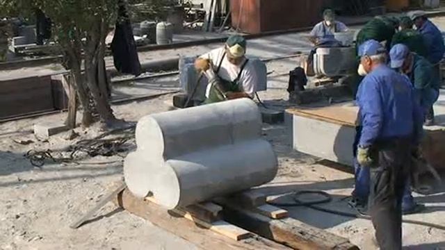 Камнеобработка  монумента в Батурине корпорации 