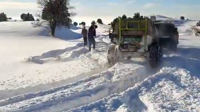 snow show in Lebanon смотреть онлайн