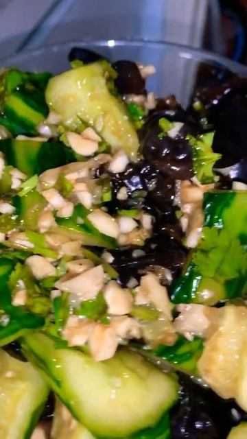Black Fungus and cucumber Salad #Shorts смотреть онлайн