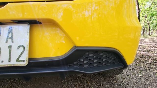 Honda Brio RS - Màu vàng may mắn смотреть онлайн