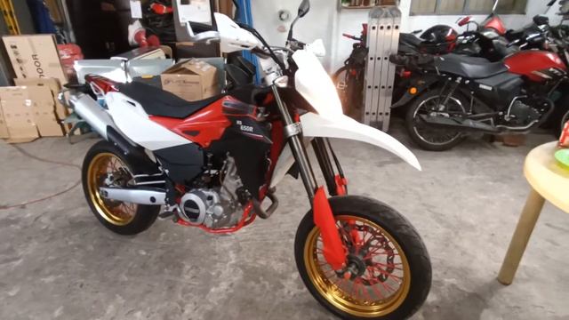 2017 Husqvarna SWM RS650r cold start and sound check(4,800km odo) смотреть онлайн